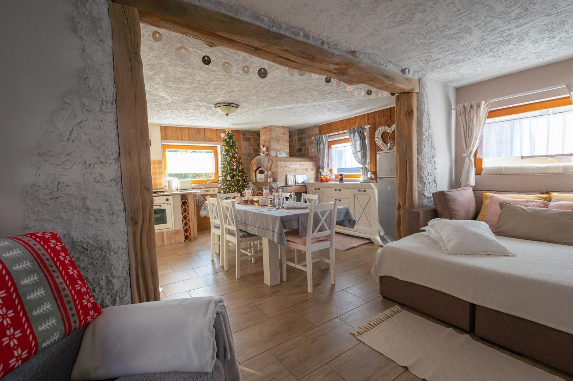 Guest House Pr' Cut Zirovnica Exterior photo