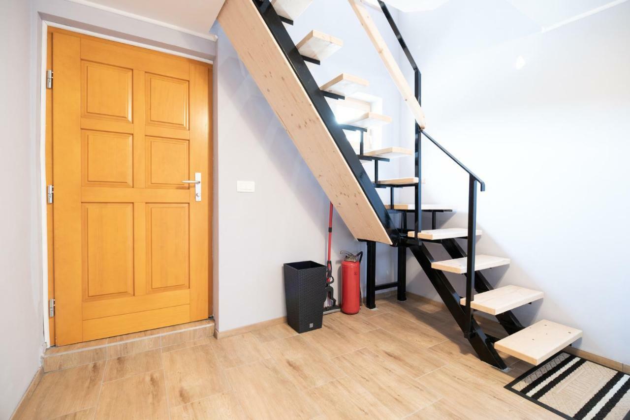 Guest House Pr' Cut Zirovnica Exterior photo